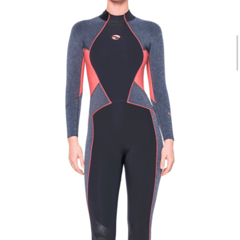 Bare Evoke Brand New w/tags Women’s 3 mm Wetsuit